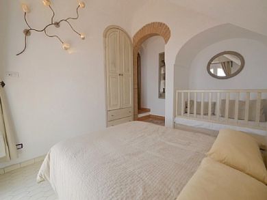 Private villa sleeps 6 in Praiano with pool by the Sea